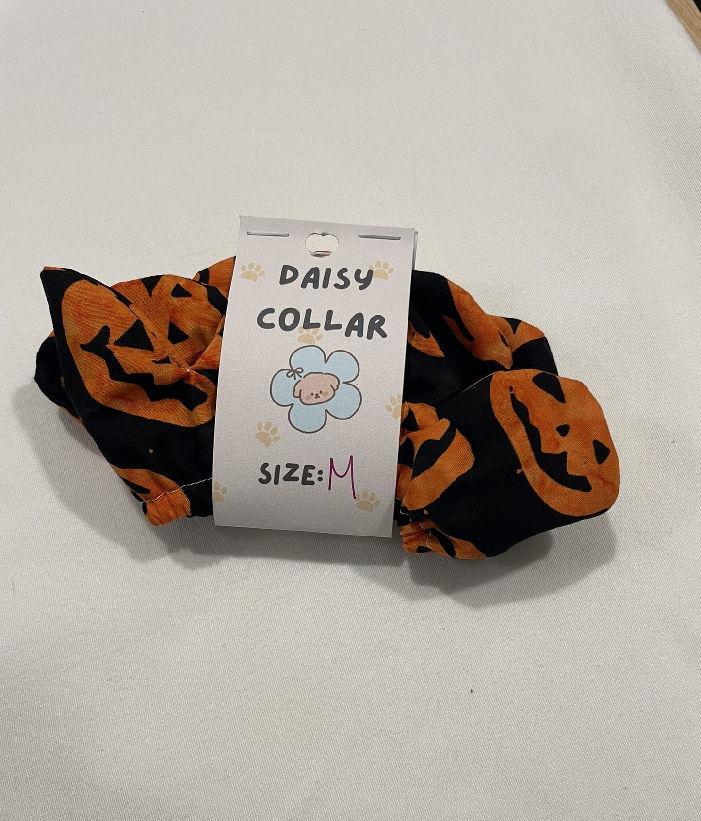 Daisy Collar - Batik Pumpkins