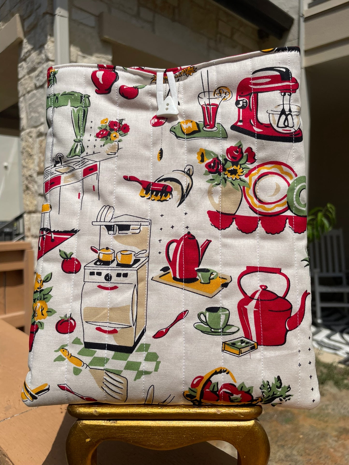 Retro Kitchen Book Sleeve - LG