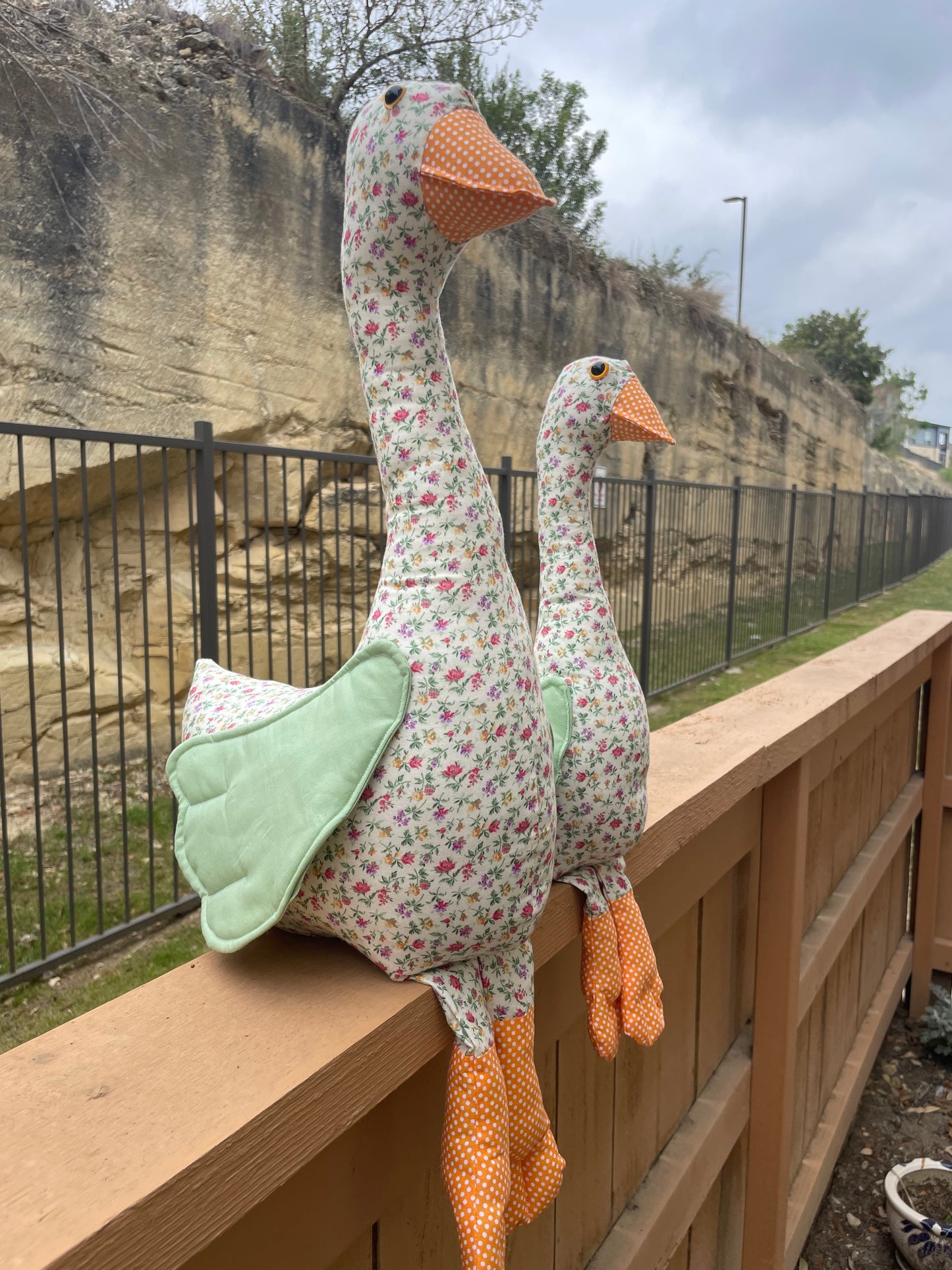 Soft Spring Shelf Goose