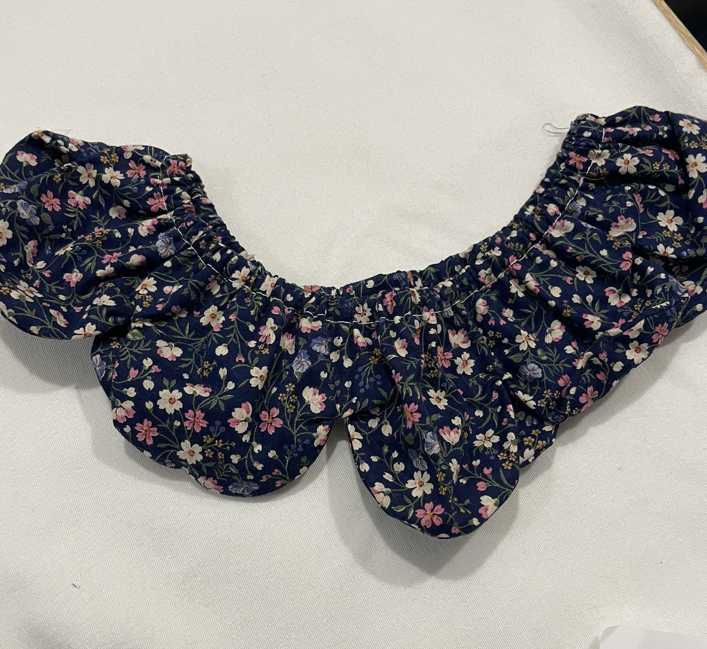 Daisy Collar - Vintage Floral