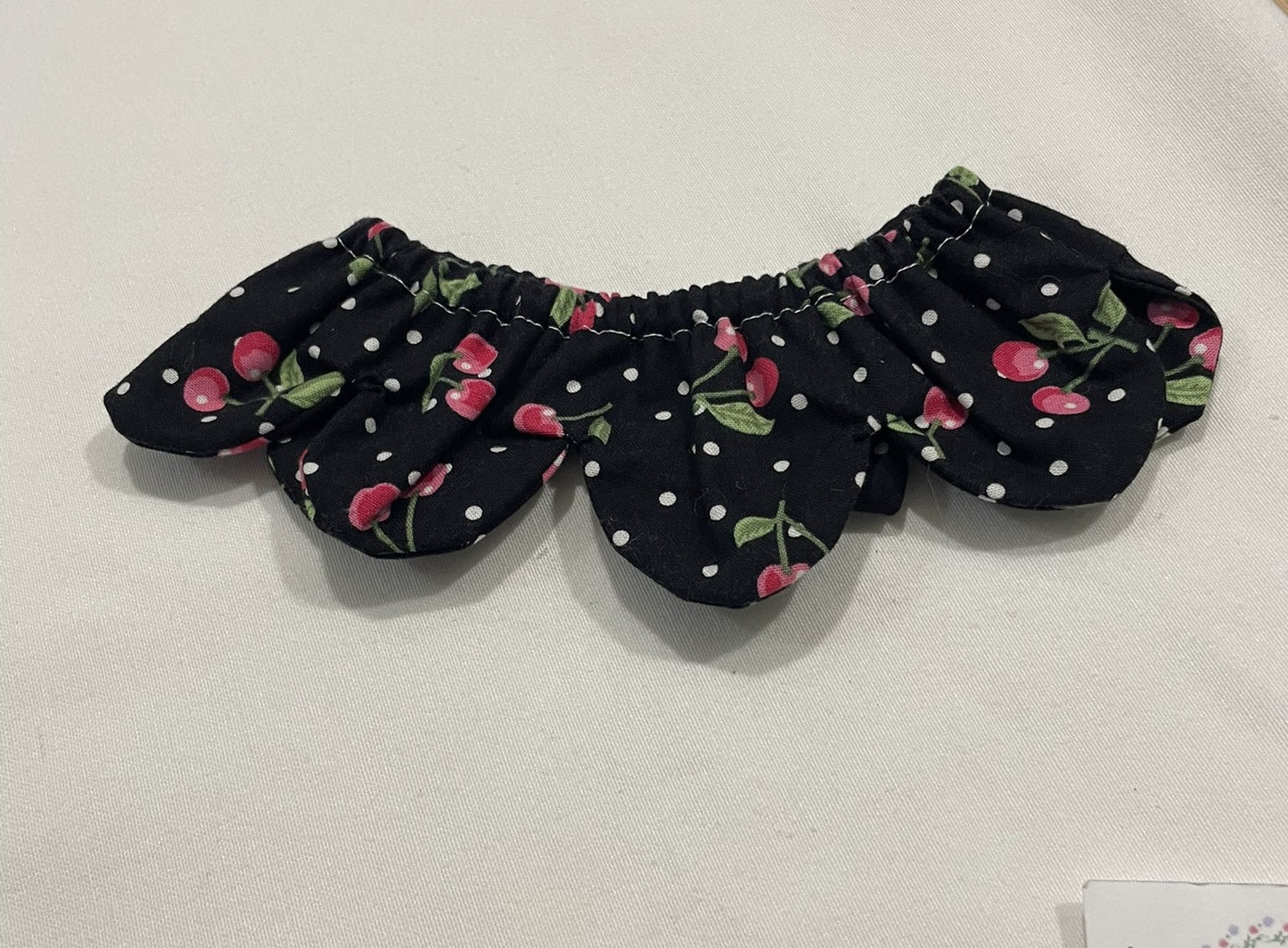 Daisy Collar - Black Cherries