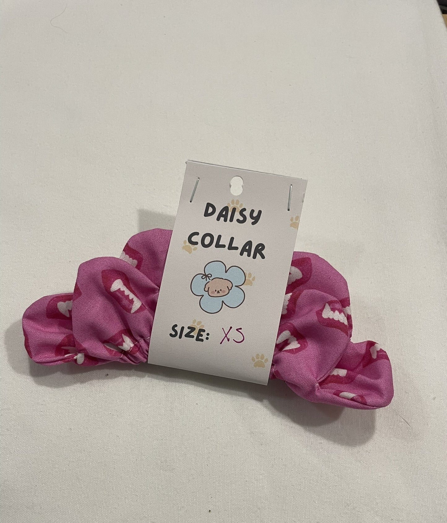 Daisy Collar - Vampire Teeth